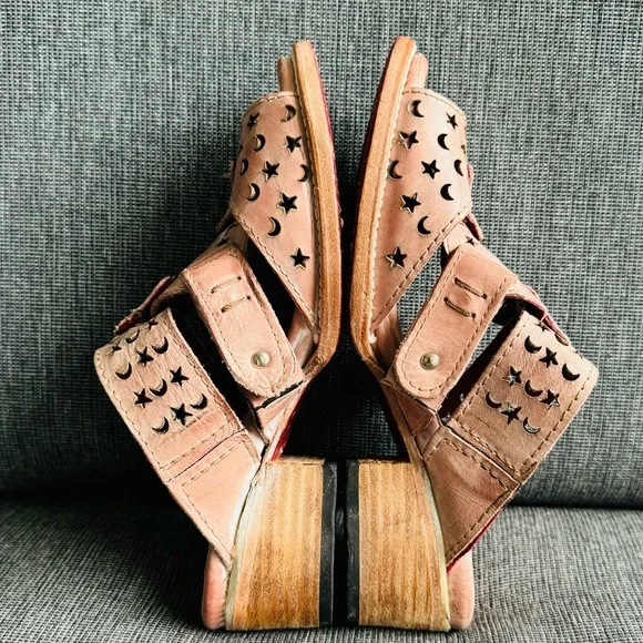 Stylish Pink Leather Sandals - Picture 8 of 12